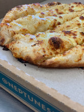 Load image into Gallery viewer, GARLIC FLATBREAD
